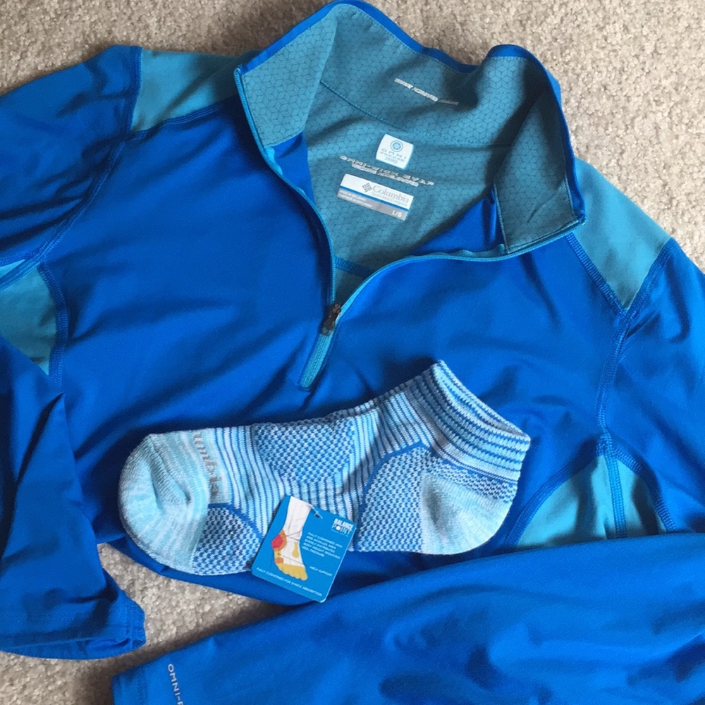 Columbia 1/4 zip pullover and socks. Size L.